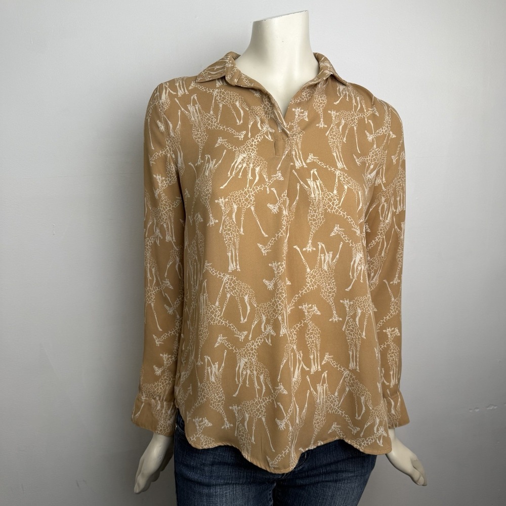Banana Republic Boyfriend Cut Giraffe Print Blouse Tan Cream Button Back XSmall